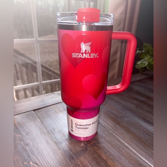 Target Stanley 40oz Tumbler Valentine's Day Rouge Heart Gradient Red NEW Cup - Picture 2 of 12